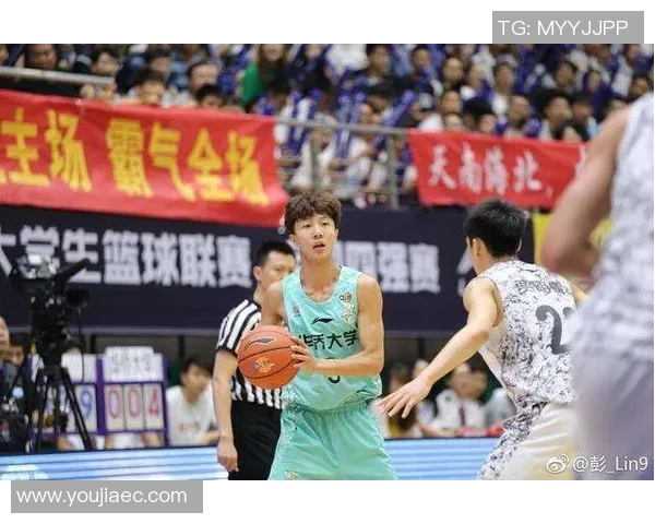 南京篮球队在精英赛中以88分稳居积分榜首位展现强劲实力